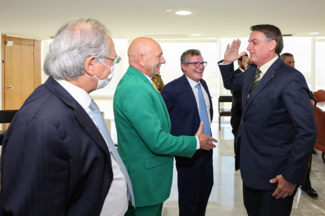 Presidente Jair Bolsonaro (PL) afirmou que trocou o comando do Iphan para atender ao empresário Luciano Hang