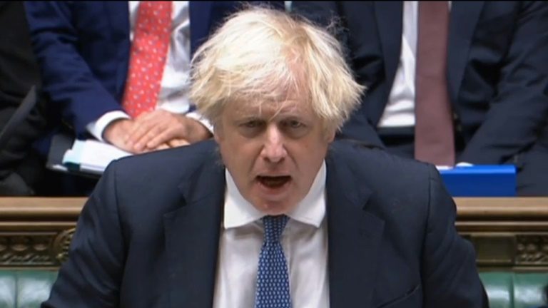 O primeiro-ministro britânico Boris Johnson em sessão de perguntas no Parlamento