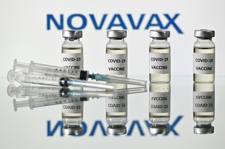 O órgão regulador de medicamentos da União Europeia (UE) aprovou nesta segunda-feira (20) a vacina anticovid da Novavax