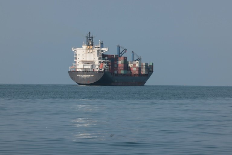 Países mediterrâneos se comprometem a reduzir emissões de enxofre no mar