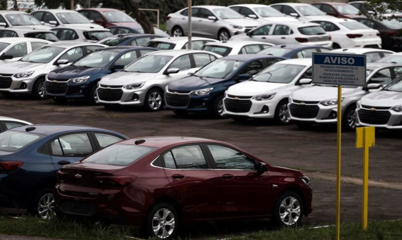Aumento nos preços acabou com carro popular no Brasil