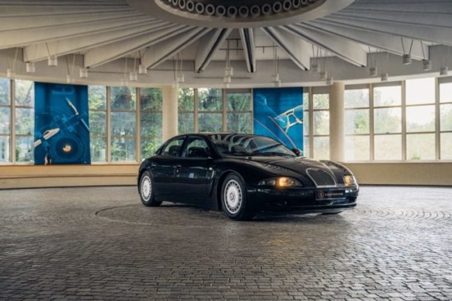 Um dos únicos três Bugatti EB 112 do mundo está à venda
