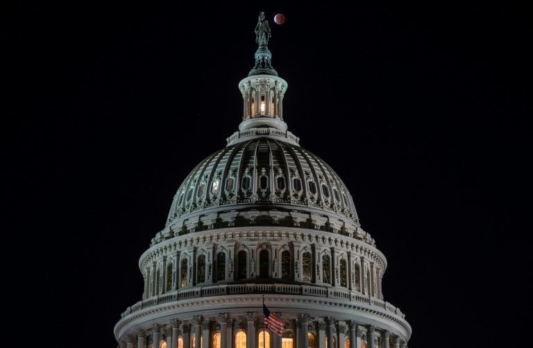 O Congresso tem até sexta-feira à noite para redigir um novo orçamento e evitar uma interrupção repentina