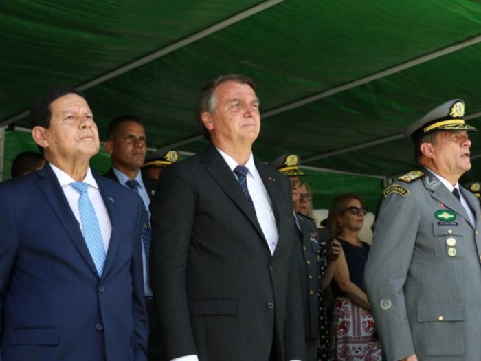 Nos corredores do Palácio do Planalto, especula-se sobre a escolha do ministro das Comunicações, Fábio Faria