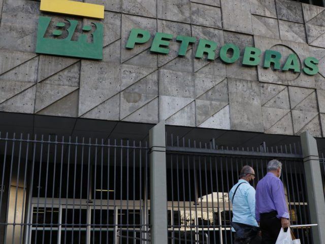 A Petrobras tornou-se a empresa mais valiosa da América Latina ao ultrapassar a América Móvil em 27 de dezembro