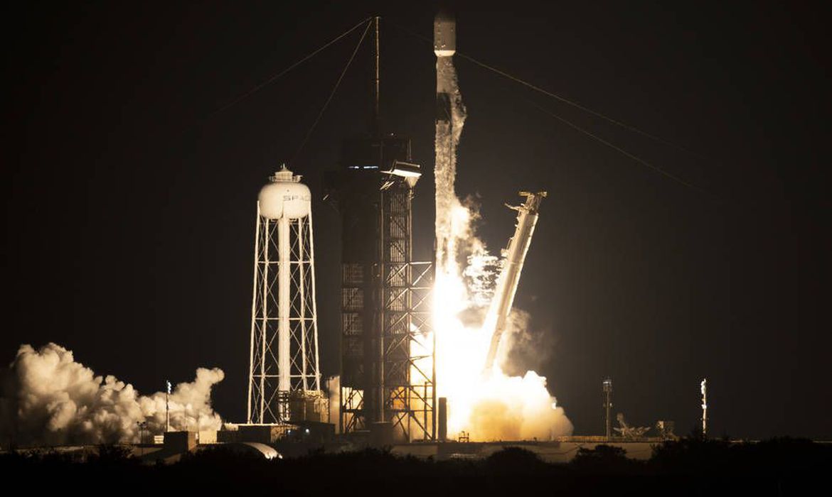 A SpaceX Falcon 9 foi lançada em conjunto com a Nasa