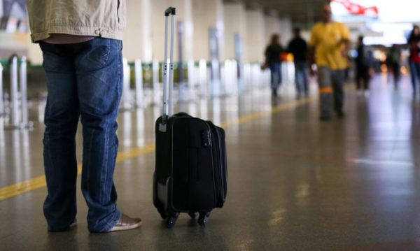 Nova variante do coronavírus leva turistas a pensarem em cancelar a suas viagens