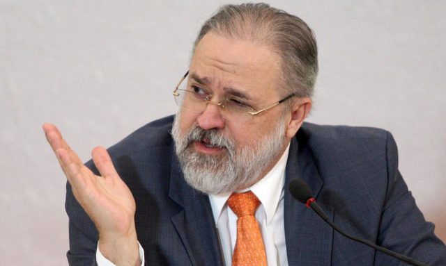 Augusto Aras libera pagamento 'extra' de quase meio milhão a procuradores