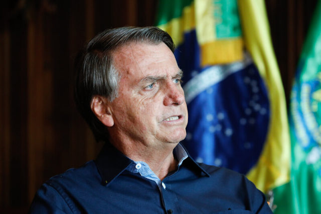 Bolsonaro nega controle de preços dos combustíveis