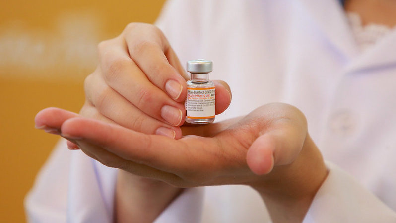 Vacinados com duas doses têm 9 vezes menos chances de morrer que não imunizados