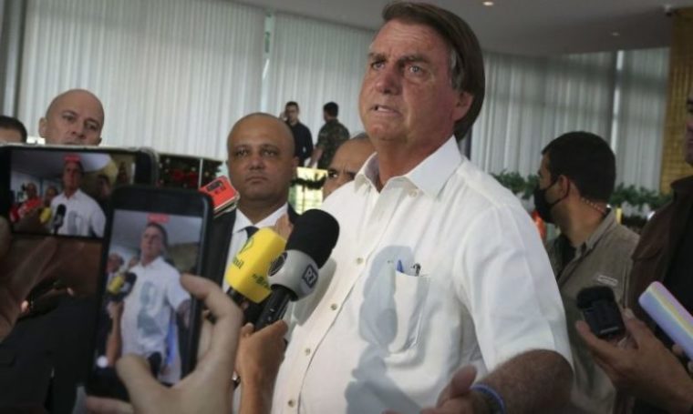 Bolsonaro quer reajustar o salário de diversas categorias do funcionalismo em ano de eleição