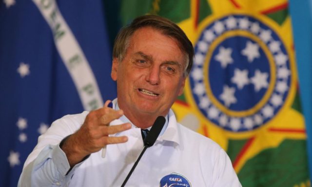 Bolsonaro ordena retirada de fundo de estabilização da PEC dos combustíveis
