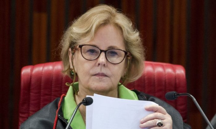 Rosa Weber cobrou da PF informações sobre o andamento do inquérito que apura se o presidente Bolsonaro cometeu crime de prevaricação