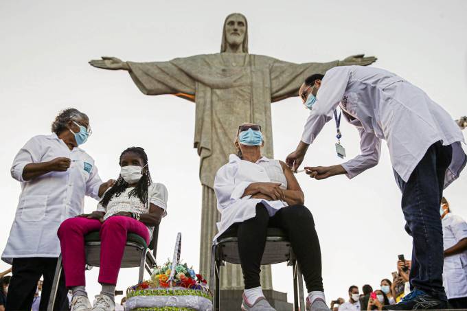 A Secretaria de Estado de Saúde do Rio de Janeiro atribui a redução da mortalidade provocada pela doença à campanha de vacinação.