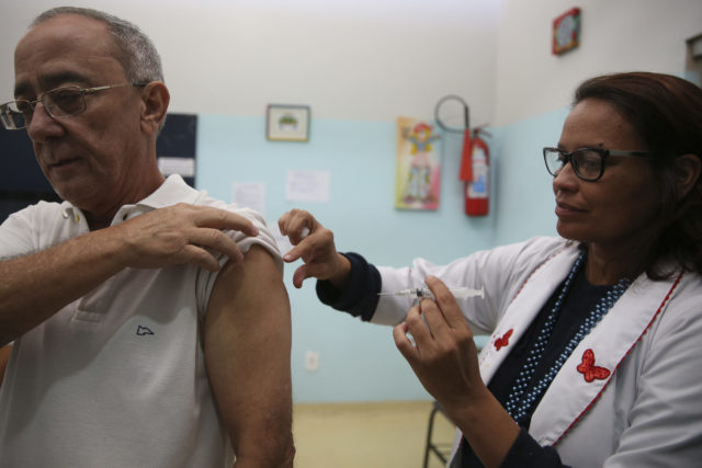 Governo de SP confirma 4ª dose da vacina em idosos a partir de 4 de abril