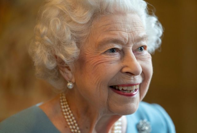 A rainha Elizabeth II em 5 de fevereiro de 2022 em Sandringham