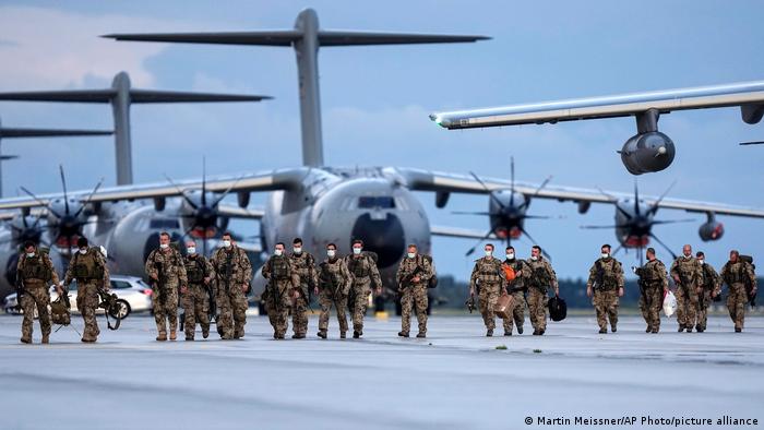 A guerra na Ucrânia está levando o governo alemão a repensar sua política externa e de segurança
