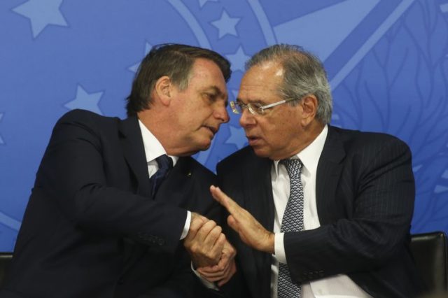 Bolsonaro: “Entendo tanto de economia quanto Guedes de política, somos casal perfeito”