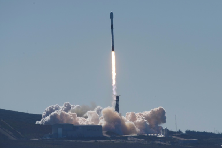 SpaceX lança nos EUA primeiro satélite espião da Coreia do Sul