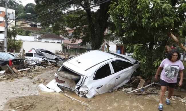 Naquela ocasião, chuvas torrenciais causaram enchentes e deslizamentos de terra na região