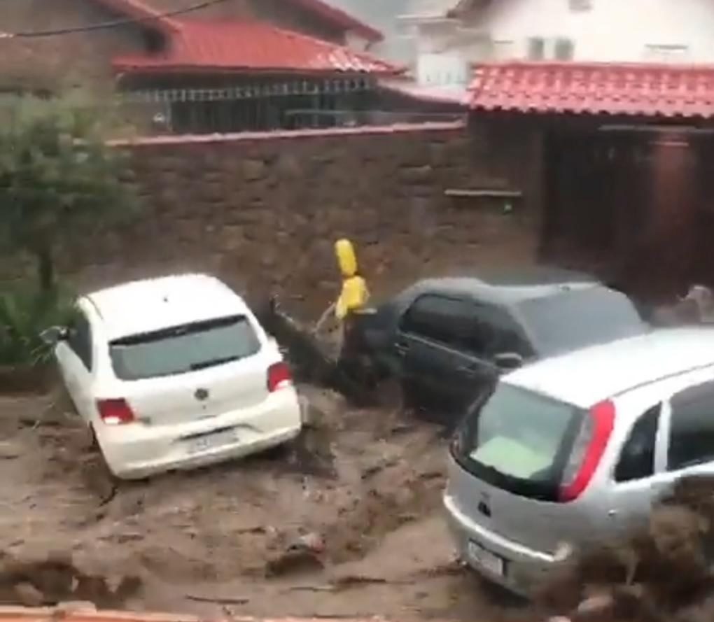 Veículos de comunicação de diversos países destacaram as mortes e estragos causados pelas chuvas que atingiram a região no início desta semana