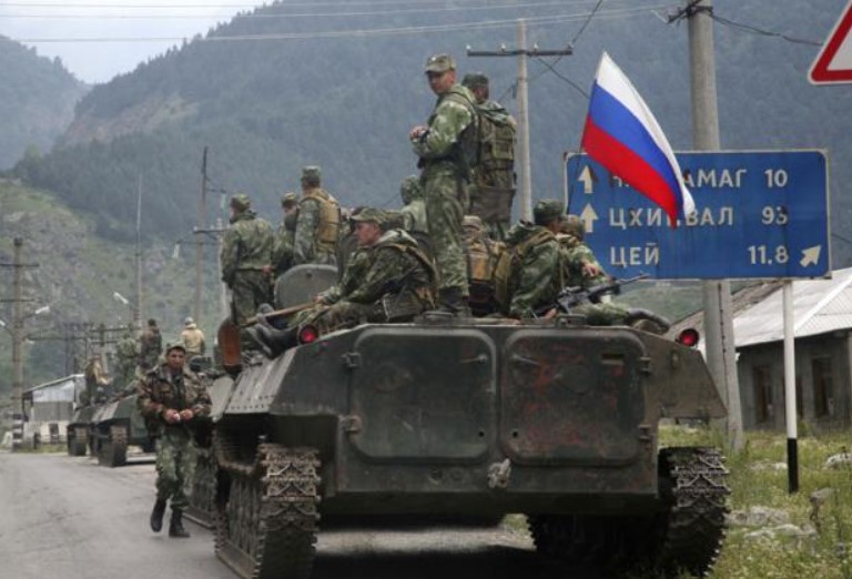A Rússia afirmou que estava retirando algumas tropas da fronteira com a Ucrânia, apesar de acusações de aumento da presença militar