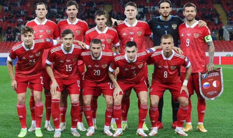 Fifa deve suspender as seleções russas por invasão à Ucrânia, diz fonte -  ISTOÉ DINHEIRO