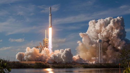 A ideia é lançar uma Starship ao espaço, regressar ao planeta e acoplar na sua torre de lançamento. A torre terá braços que “abraçam” o foguete