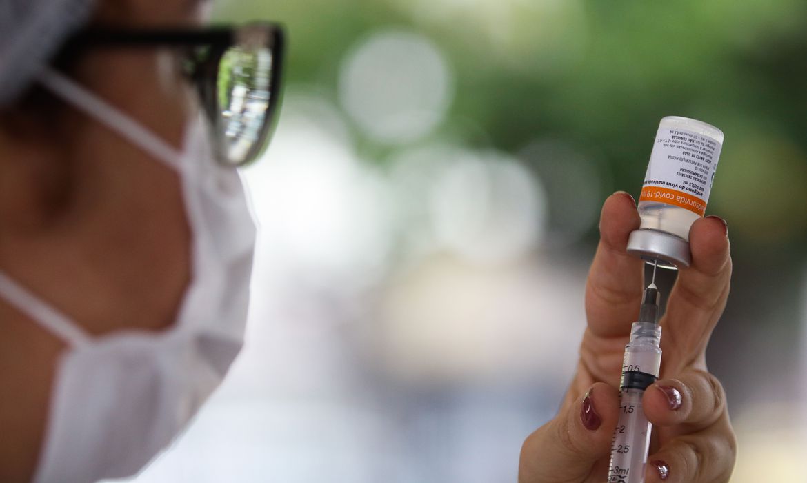 Cientistas ressaltam a importância da vacinação contra a Covid-19