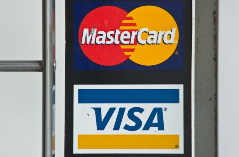 As empresas de cartões de crédito Visa e Mastercard anunciaram a suspensão de suas operações na Rússia, seguindo o passo tomado por empresas de diversos setores que também decidiram interromper seus negócios no país por causa da invasão da Ucrânia