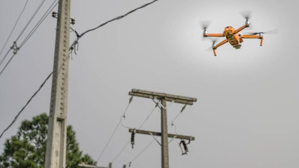 A Copel utiliza drones para realizar serviços de inspeção elétrica
