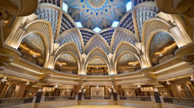 O Emirates Palace, em Abu Dahbi, é um dos hotéis mais luxuosos do mundo e agora conta com quartos veganos