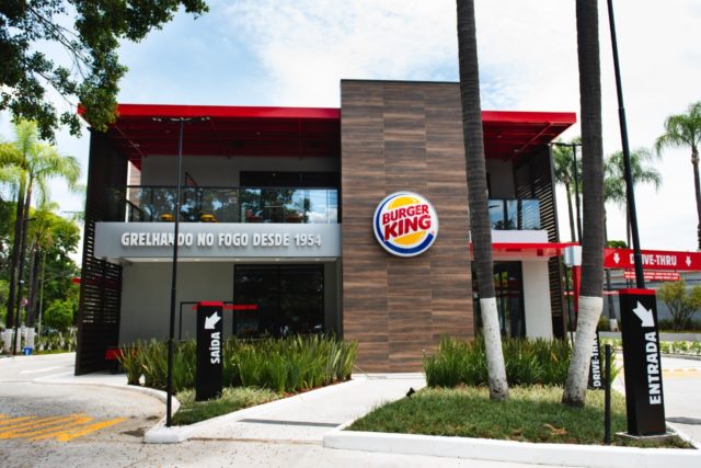 Burger King vai dar Whopper em troca de denúncia de Fake News no Dia da Mentira