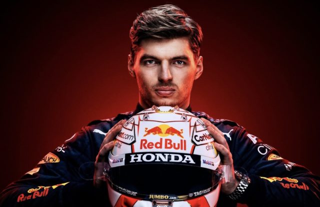 F1: Max Verstappen renova com Red Bull e tem salário dobrado