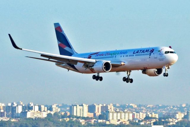 Latam suspende 21 voos nacionais devido aumento dos combustíveis