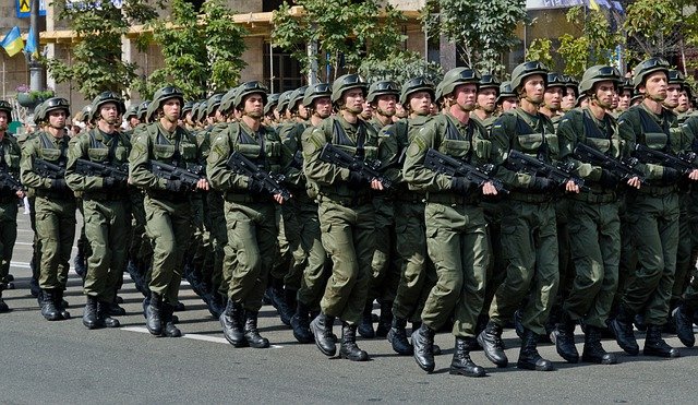 Se a Rússia tem um dos maiores exércitos do mundo, por que há