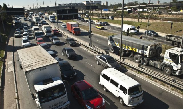 Nas rodovias que ligam a capital paulista ao litoral não havia trânsito lento