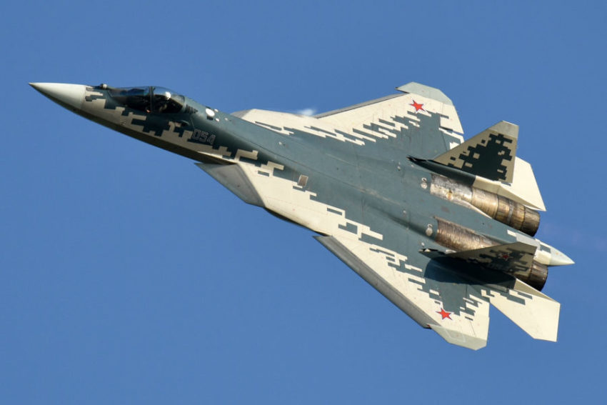O Sukhoi Su-57 é um caça de quinta geração, com velocidade supersônica e tecnologia furtiva
