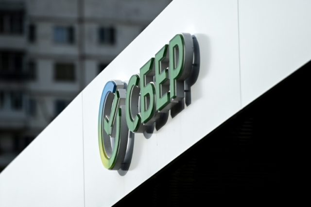 Logo do banco estatal russo Sberbank ("Sber") em um de seus escritórios em Moscou, em 1º de abril de 2022