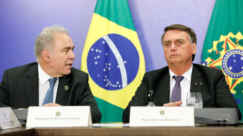 Fim da emergência da Covid-19 anunciada por Queiroga é uma forma de atender pressões do governo Bolsonaro