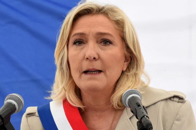 Marine Le Pen reedita neste ano com Emmanuel Macron o 2º turno presidencial da França de 2017