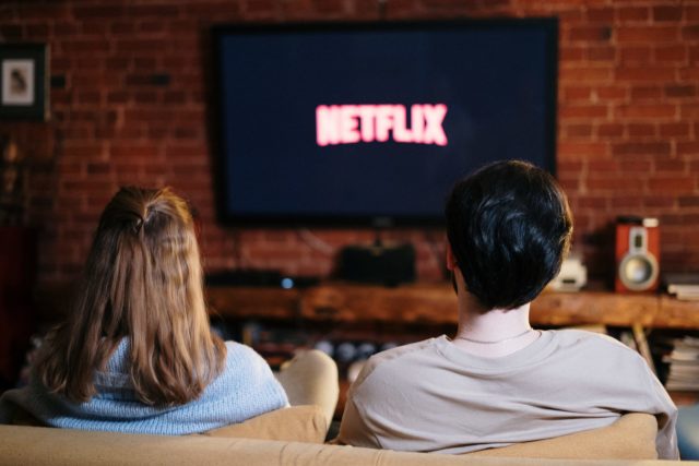 Netflix estreia nesta quinta (3) plano Básico com anúncios no Brasil -  ISTOÉ DINHEIRO