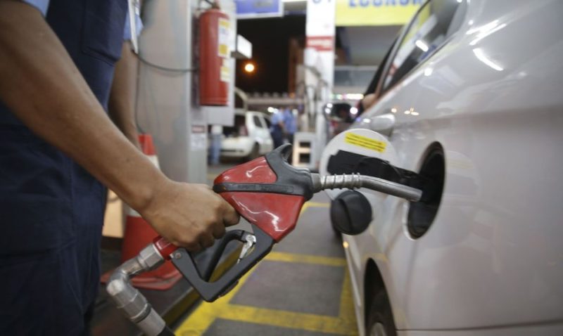 O preço da gasolina marcou um novo recorde nos postos de combustíveis
