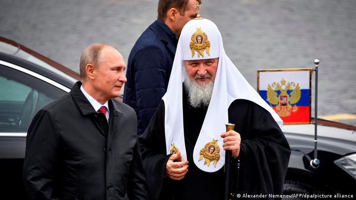Chefe da Igreja Ortodoxa russa compartilha com o presidente homofobia e rejeição a valores ocidentais – e concede benção para guerras do Kremlin.