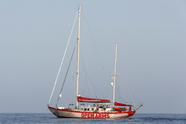 ONGs resgatam 139 migrantes náufragos no Mediterrâneo