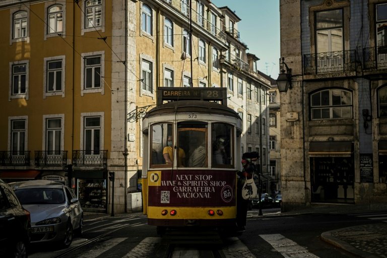 Portugal vai expulsar mais de 5 mil brasileiros; entenda o que mudou nos vistos