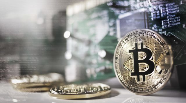 Bitcoin tem recorde de perdas após recuar por sete semanas seguidas