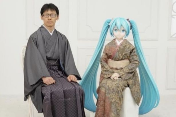 Casa comigo, Hatsune Miku?' Empresas fazem bodas de japoneses com  personagens fictícios. Veja fotos - Jornal O Globo