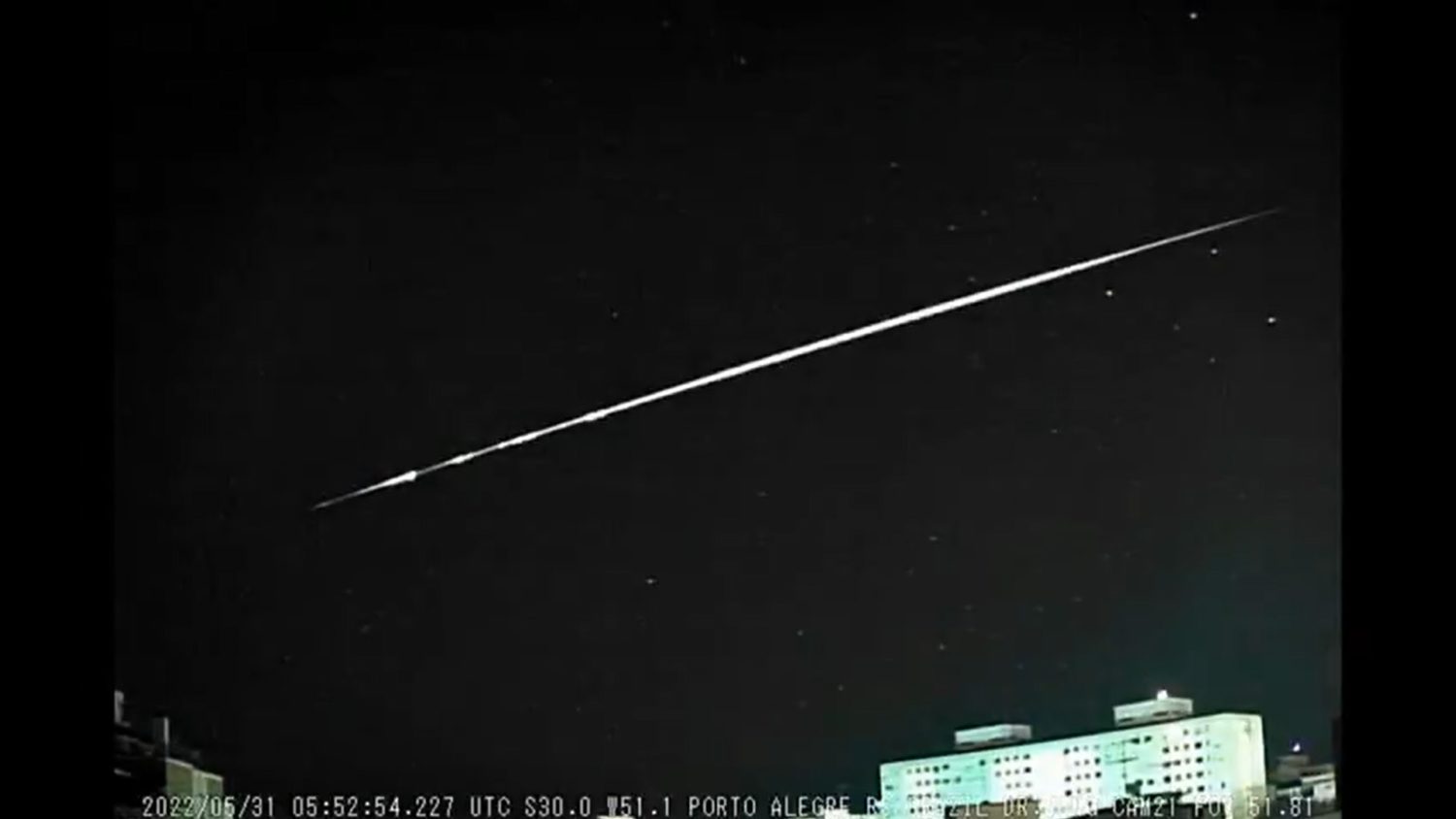 Um fragmento da chuva de meteoros Tau Herculídeas foi visto no céu de Porto Alegre