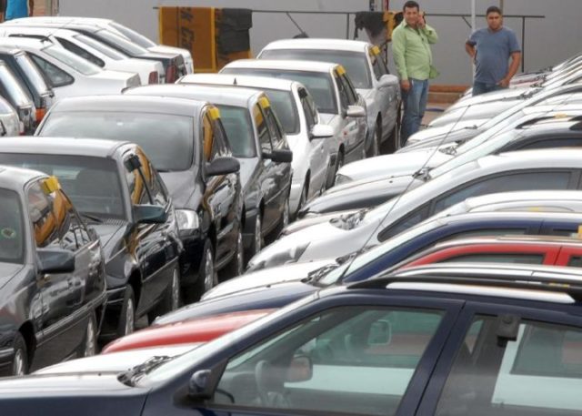 Emplacamento de veículos sobe 25,09% em maio, diz Fenabrave